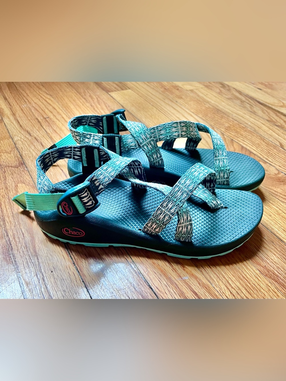 Chaco Teal and Black Patterned Strap Sandals, sz 9 women’s
